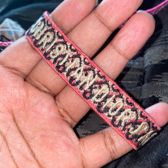 Embroidered bracelets - Picture 5 of 7